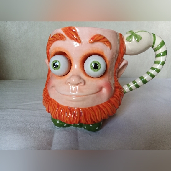 Department 56 ceramic googly eyed leprechaun mug - Picture 5 of 11